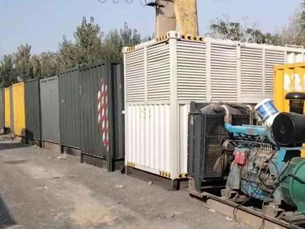 乌尔禾200KW柴油发电机机组每小时油耗是多少?